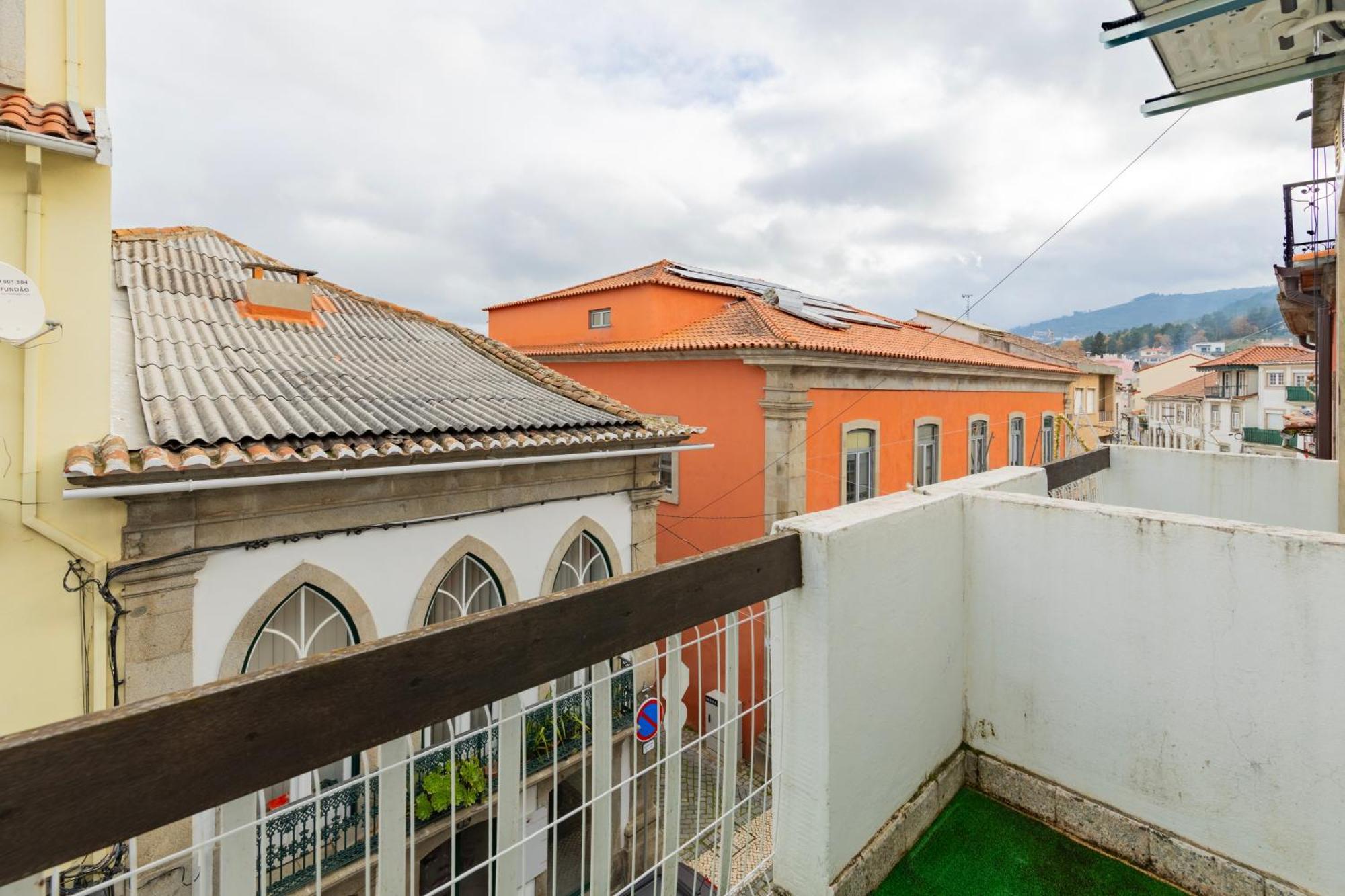 Fundão Cosy Remodeled Apartment In The City Center מראה חיצוני תמונה